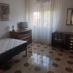 Private room for rent for €550 per month in Rome, Viale Moliere