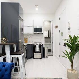 Appartement te huur voor $3,870 per maand in New York City, E 78th St