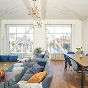 Отдельная комната сдается в аренду за $1,021 в месяц в Oakland, Webster St