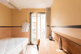 Private room for rent for €1,262 per month in Paris, Rue Georges Lardennois