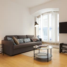 Apartment for rent for €2,230 per month in Lisbon, Rua das Pedras Negras