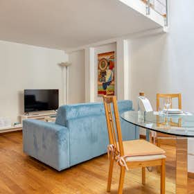 Apartment for rent for €2,100 per month in Milan, Via Giovanni Paisiello