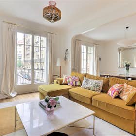 Apartment for rent for €3,520 per month in Paris, Square de Châtillon