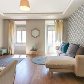 Apartment for rent for €2,988 per month in Lisbon, Rua Quirino da Fonseca