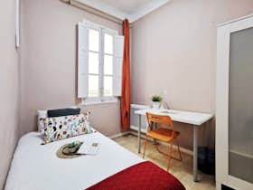 Private room for rent for €525 per month in Madrid, Calle de Fernández de los Ríos