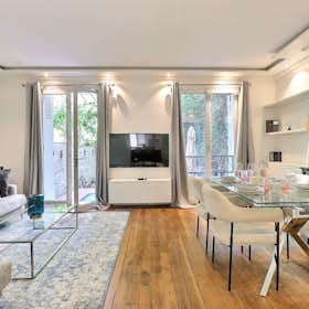 Apartment for rent for €4,770 per month in Paris, Rue Spontini