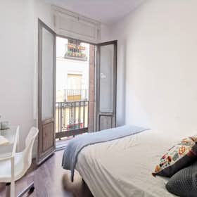 Private room for rent for €630 per month in Madrid, Calle de Valencia