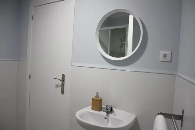 Private room in Calle de Valencia, Madrid (1374452) room image 10