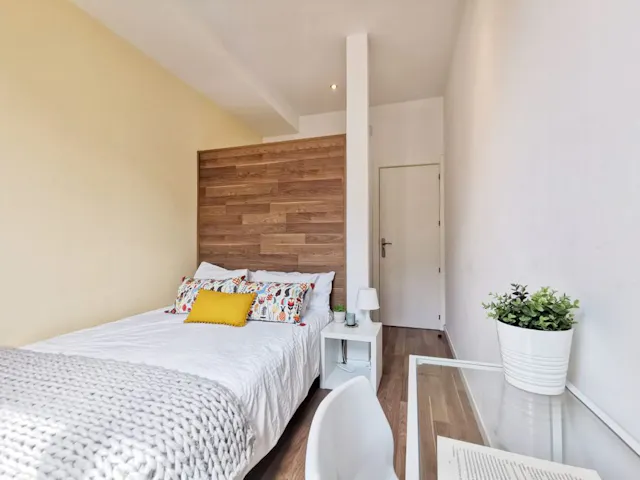 Private room in Calle de Valencia, Madrid (1374487) room image 1