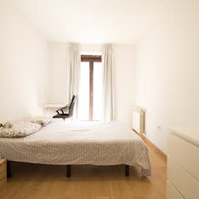 Private room for rent for €570 per month in Madrid, Calle de Atocha