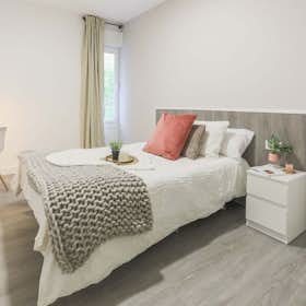 Private room for rent for €630 per month in Madrid, Calle de Galileo