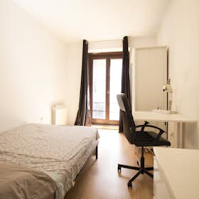 Private room for rent for €570 per month in Madrid, Calle de Atocha