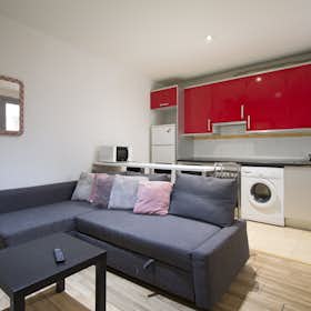 Private room for rent for €500 per month in Madrid, Calle de Atocha