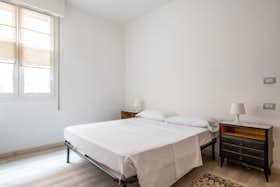 公寓 正在以 €2,100 的月租出租，其位于 Bologna, Piazza di Porta Mascarella