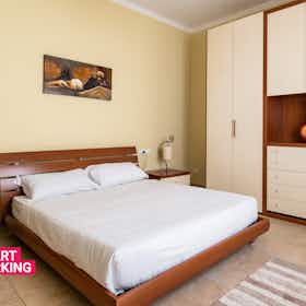 Wohnung zu mieten für 1.350 € pro Monat in Bologna, Viale della Repubblica