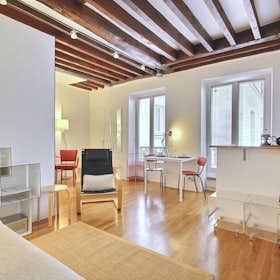 Studio for rent for €1,726 per month in Paris, Rue Sedaine