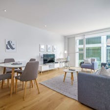 Apartment for rent for €4,866 per month in Dublin, Hanover Street East