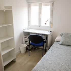 Отдельная комната сдается в аренду за 450 € в месяц в Getafe, Calle Rosa