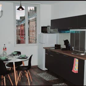 Студия сдается в аренду за 1 400 € в месяц в Amiens, Rue Béranger