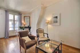 Apartment for rent for €2,640 per month in Paris, Rue Fustel de Coulanges