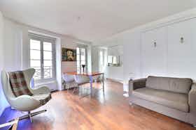 Studio for rent for €1,728 per month in Paris, Rue de Normandie