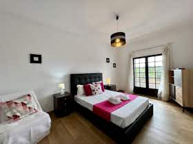 Lägenhet att hyra för 1 006 € i månaden i Silves, N124-1