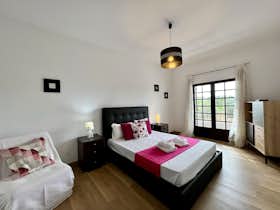 Apartamento para alugar por € 1.006 por mês em Silves, N124-1