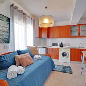 Appartement à louer pour 1 004 €/mois à Faro, Largo António Ferreira da Araújo