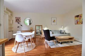 Studio for rent for €1,367 per month in Paris, Rue du Square-Carpeaux