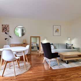 Studio for rent for €1,367 per month in Paris, Rue du Square-Carpeaux