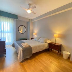 Private room for rent for €600 per month in Madrid, Avenida de Moratalaz