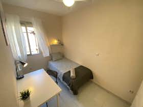Private room for rent for €300 per month in Madrid, Calle de Valderrobres