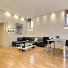 Apartment for rent for €2,703 per month in Paris, Rue Paul Baudry