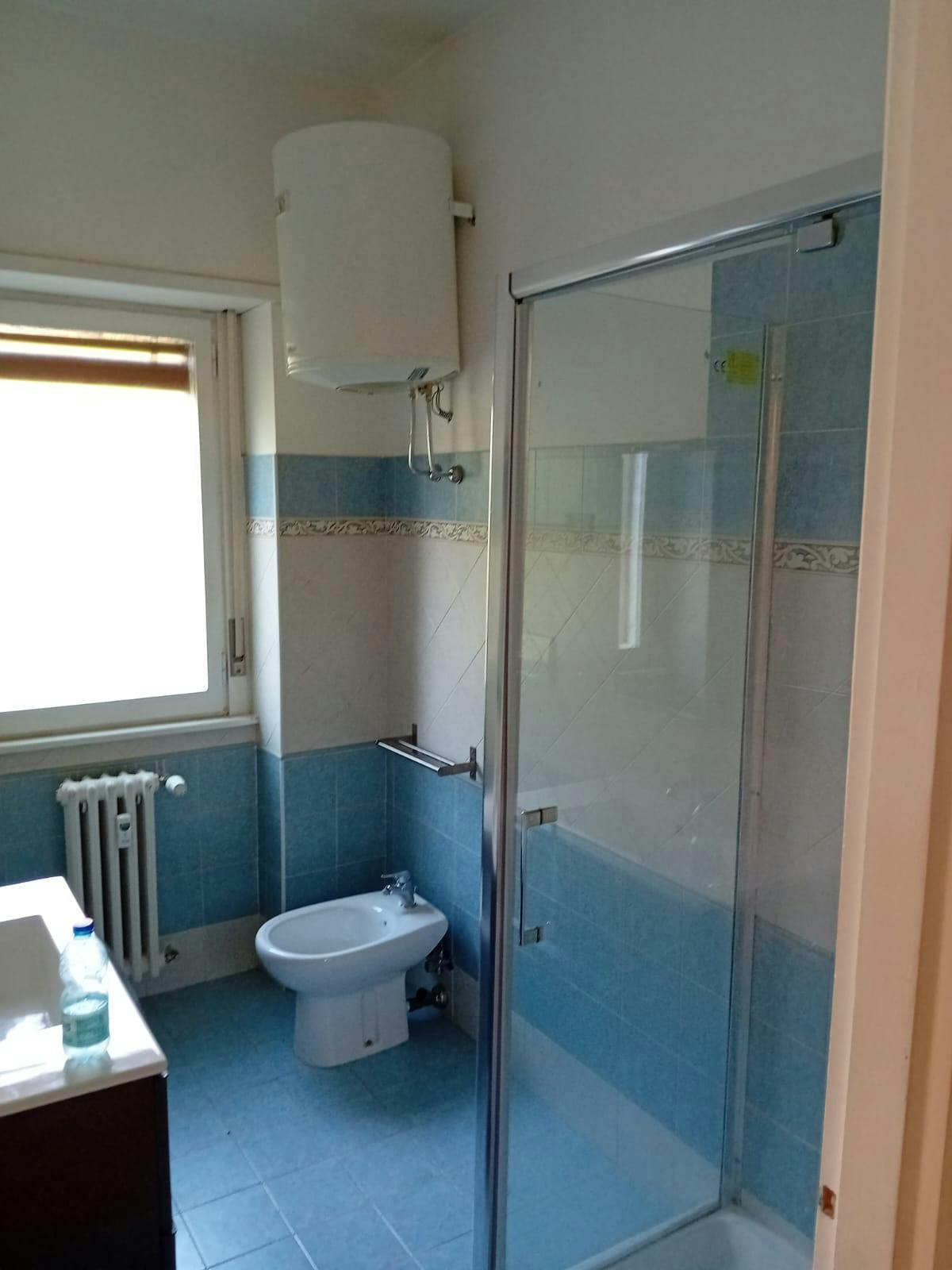 Apartment for rent for €1,000 per month in Rome, Via Carlo Dossi