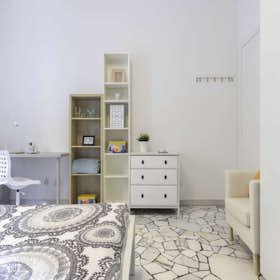 Private room for rent for €955 per month in Milan, Corso Vercelli