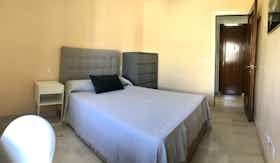 Приватна кімната за оренду для 1 200 EUR на місяць у Marbella, Calle Barquilla