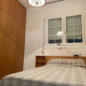 Private room for rent for €550 per month in Barcelona, Carrer de Sardenya