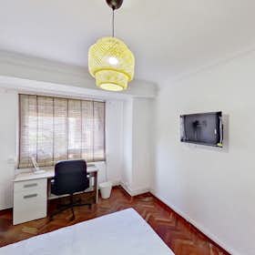 Private room for rent for €305 per month in Zaragoza, Calle Domingo Ram