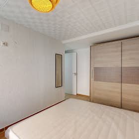 Private room for rent for €450 per month in Valencia, Carrer Rodrigo de Pertegàs