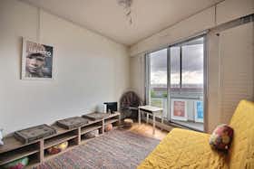 Studio for rent for €1,243 per month in Paris, Avenue d'Italie