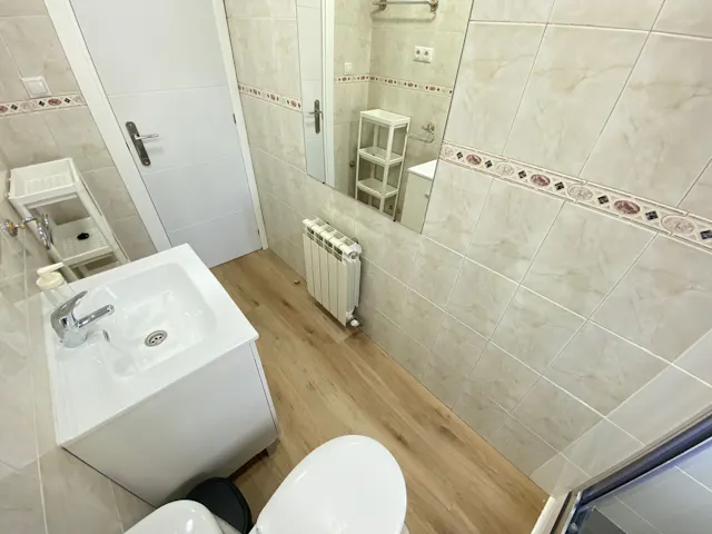 Private room in Calle de Benalmádena, Madrid (1382548) room image 10