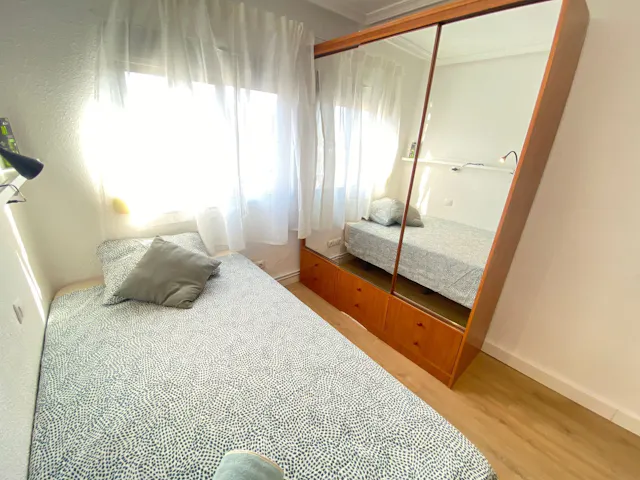Private room in Calle de Benalmádena, Madrid (1382548) room image 2
