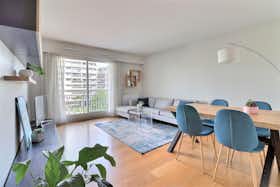 Apartment for rent for €2,650 per month in Levallois-Perret, Rue Paul Vaillant-Couturier