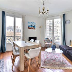 Apartment for rent for €2,650 per month in Paris, Avenue de Versailles