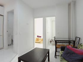 Apartment for rent for €1,200 per month in Madrid, Calle de Antonio Zamora