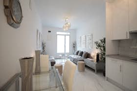Apartment for rent for €1,100 per month in Madrid, Avenida del Doctor Federico Rubio y Gali