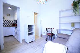 Apartament de închiriat pentru 850 EUR pe lună în Madrid, Calle de las Islas Hébridas