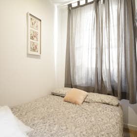 Private room for rent for €430 per month in Madrid, Calle Mayor