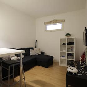 Private room for rent for €640 per month in Madrid, Calle Mayor
