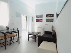 Lägenhet att hyra för 850 € i månaden i Madrid, Calle Rodrigo Uhagón